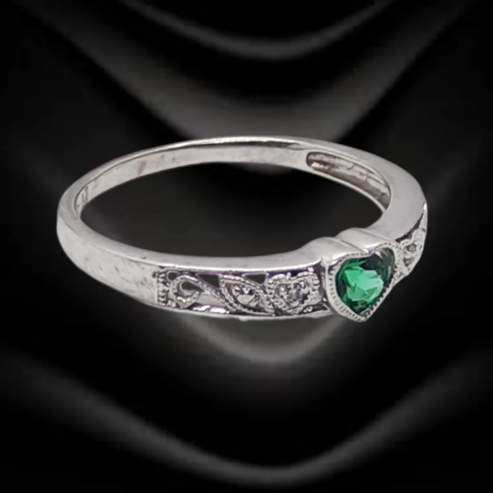 10K Lab Grown Emerald and Natural Diamonds Ring